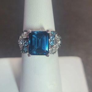 R8 London Blue Topaz Ring